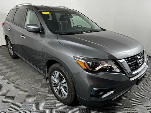 Used 2019 Nissan Pathfinder S image 3
