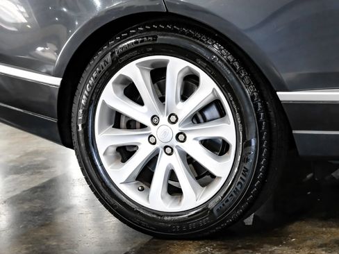 Used 2017 Land Rover Range Rover HSE image 60