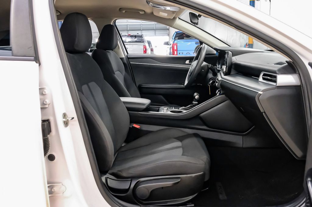 Used 2022 Kia K5 LX FWD image 40
