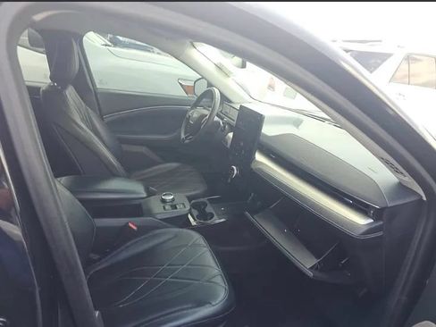 Used 2022 Ford Mustang Mach-E Select RWD image 6