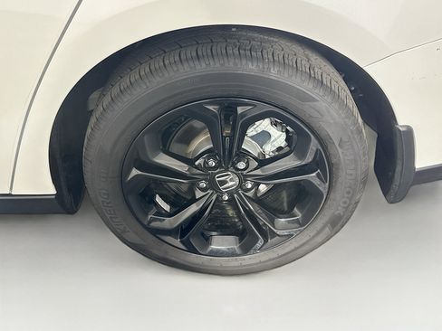 Used 2025 Honda Accord SE image 11