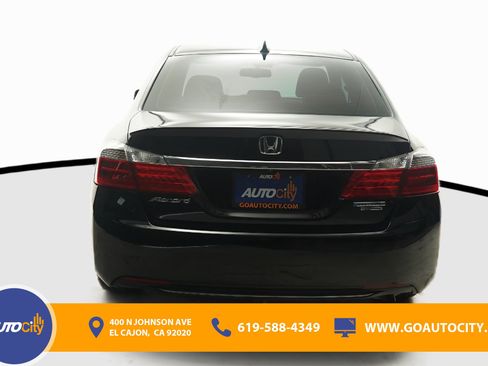 Used 2015 Honda Accord Touring image 11