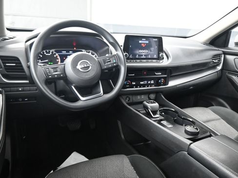 Used 2024 Nissan Rogue SV image 18