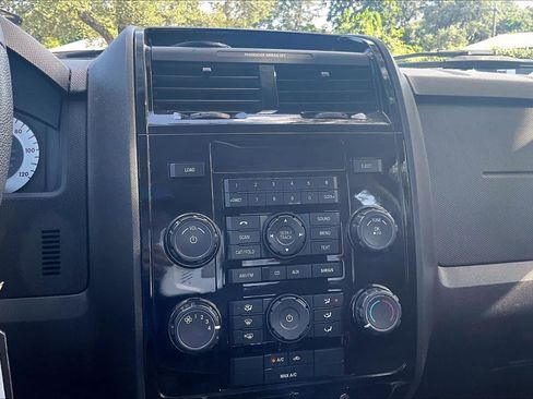 Used 2010 MAZDA Tribute i Sport FWD image 33