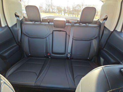 Certified 2025 Ford Maverick Lobo image 21