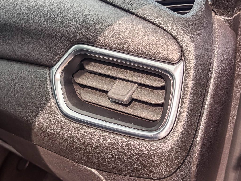Used 2024 Chevrolet Equinox LT AWD/4WD image 32