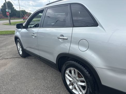 Used 2015 Kia Sorento LX AWD/4WD image 6