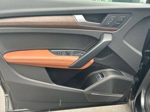 Used 2024 Audi Q5 e Premium Plus image 13