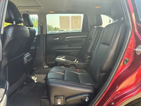 Used 2019 Toyota Highlander SE AWD/4WD image 33