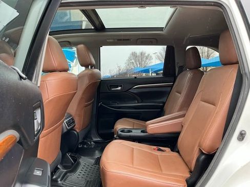 Used 2018 Toyota Highlander Limited Platinum image 9
