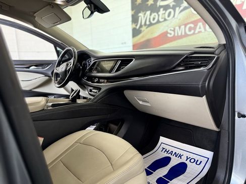 Used 2021 Buick Enclave Essence image 17