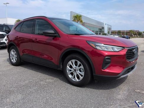 Used 2025 Ford Escape Active FWD image 1