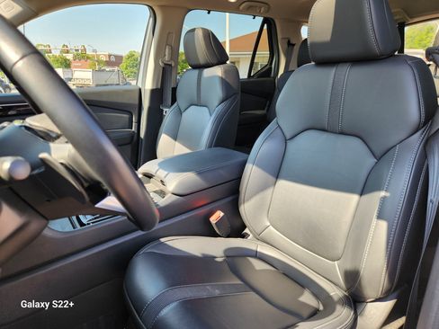 Used 2025 Honda Pilot Touring image 7