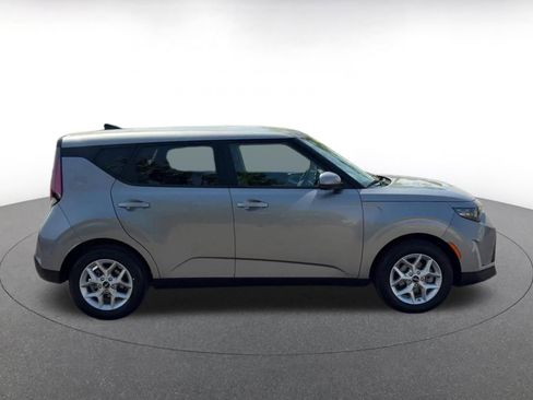 Used 2025 Kia Soul LX w/ LX Technology Package image 16