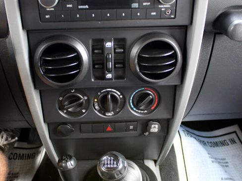 Used 2008 Jeep Wrangler Unlimited X image 26