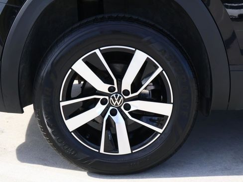 Used 2023 Volkswagen Atlas SE image 8