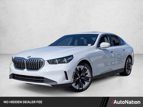 Used 2026 BMW 530i RWD image 1