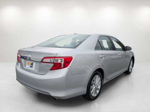 Used 2014 Toyota Camry XLE image 5