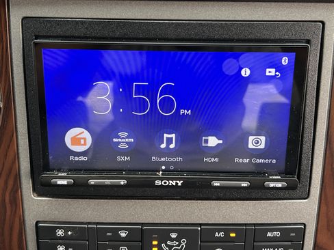 Used 2011 Ford F250 Lariat w/ Lariat Interior Pkg AWD/4WD image 13