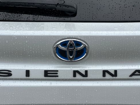 Used 2023 Toyota Sienna XLE image 51