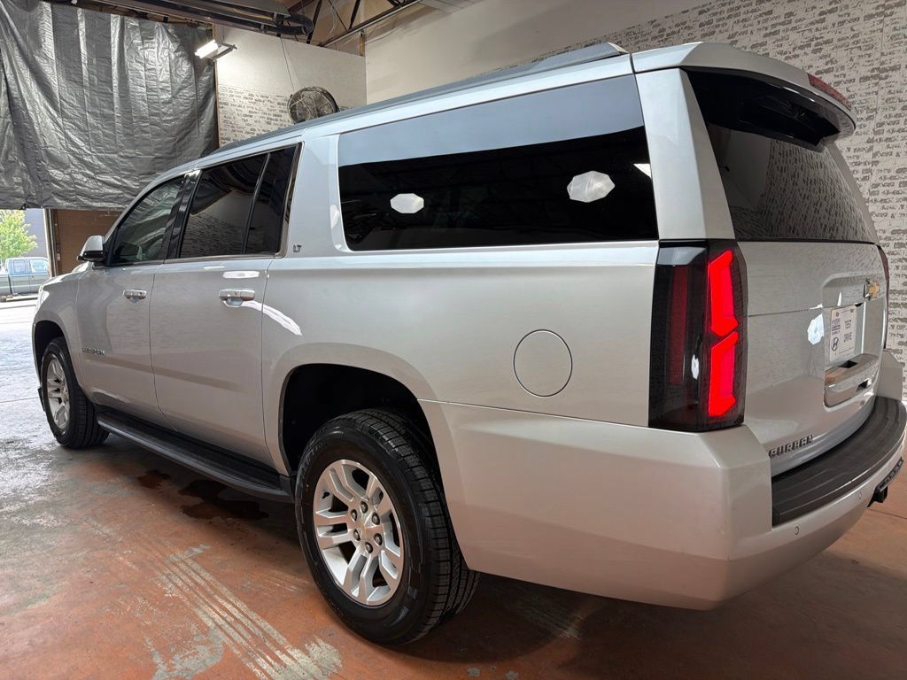 Used 2020 Chevrolet Suburban LT RWD image 5