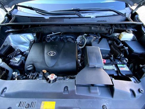 Used 2018 Toyota Highlander XLE AWD/4WD image 30