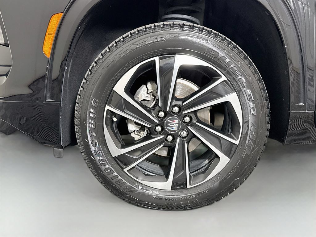 Used 2025 Buick Enclave Sport Touring w/ Power Package FWD image 32