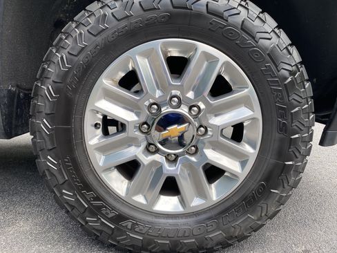 Used 2024 Chevrolet Silverado 2500 High Country w/ Technology Package AWD/4WD image 15