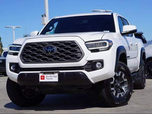 Used 2023 Toyota Tacoma TRD Off-Road w/ Technology Package image 3