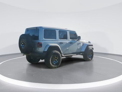 Used 2023 Jeep Wrangler Unlimited Sahara w/ LED Lighting Group AWD/4WD image 8