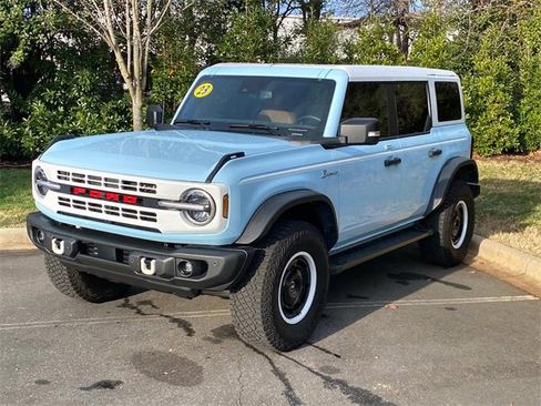Used 2023 Ford Bronco Heritage Edition image 3
