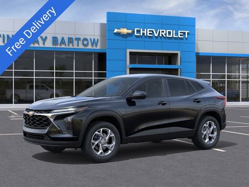 New 2026 Chevrolet Trax LS w/ LS Convenience Package FWD image 2