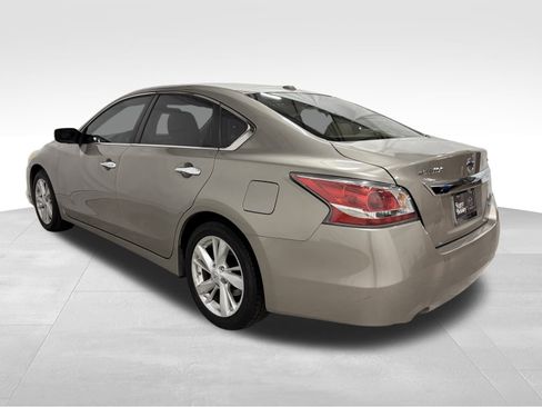 Used 2014 Nissan Altima 2.5 SV image 8