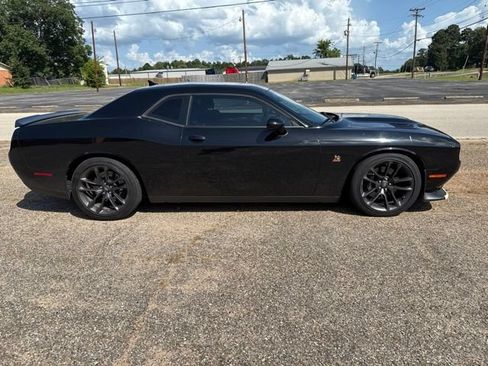 Used 2022 Dodge Challenger R/T Scat Pack RWD image 1