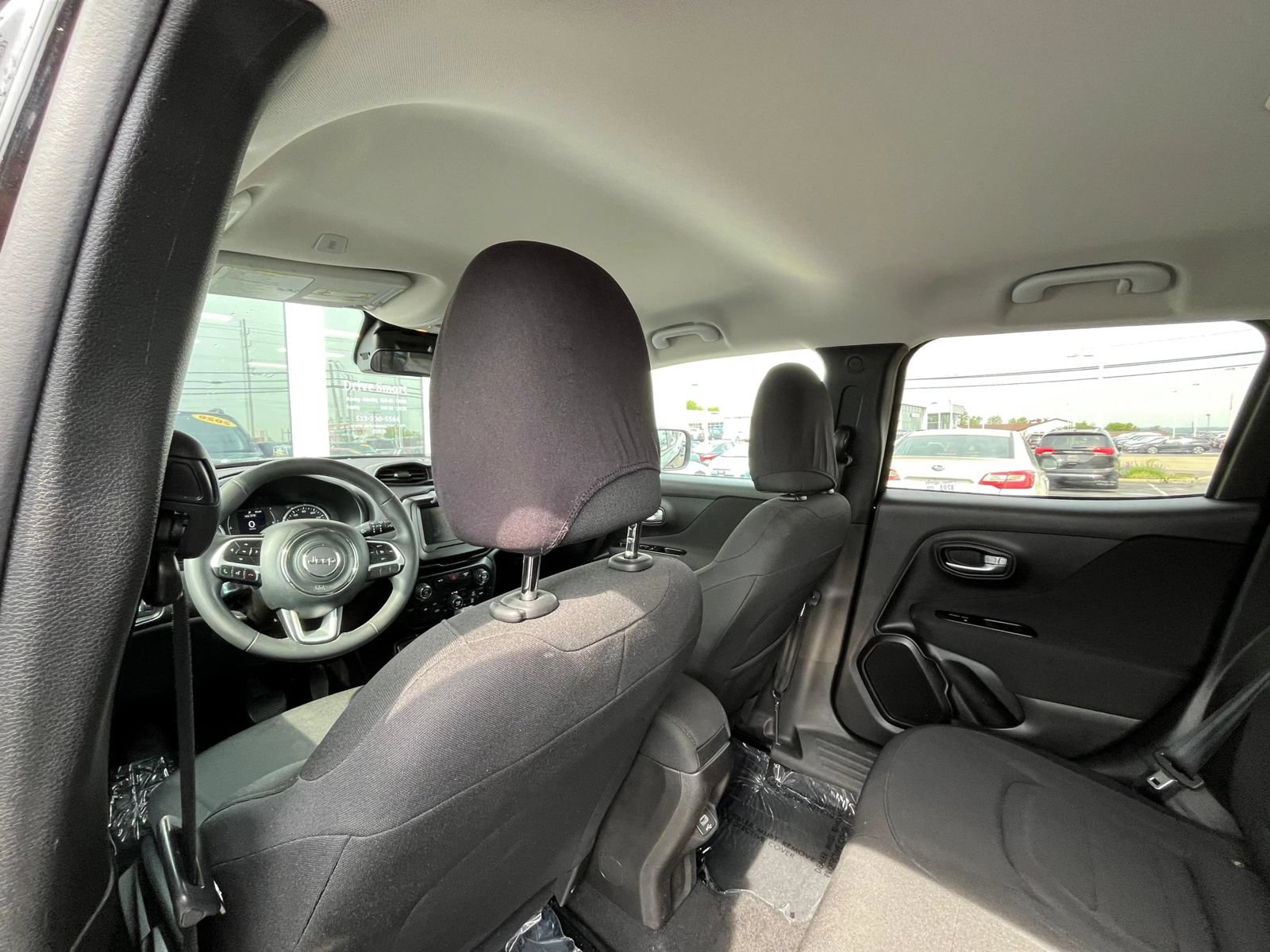 Used 2020 Jeep Renegade Latitude FWD image 29