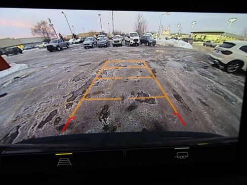 Used 2023 Chevrolet Suburban Z71 image 14