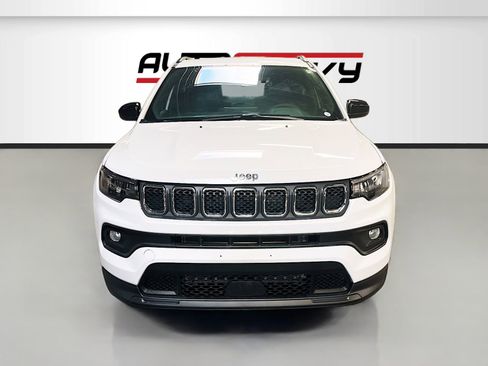 Used 2024 Jeep Compass Latitude w/ Altitude Special Edition image 2