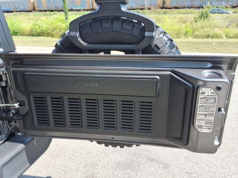 Used 2021 Jeep Wrangler Unlimited Sport AWD/4WD image 26