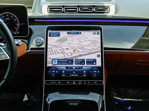 Certified 2022 Mercedes-Benz S 580 4MATIC Sedan w/ Rear Seat Package image 11