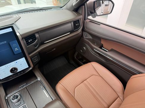 Used 2024 Ford Expedition King Ranch AWD/4WD image 7