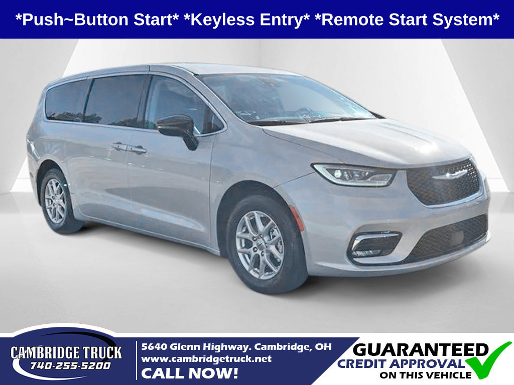 Used 2024 Chrysler Pacifica Touring-L FWD image 1