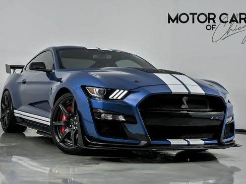 Used 2021 Ford Mustang Shelby GT500 w/ Carbon Fiber Track Pack RWD image 1
