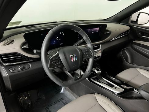 Used 2025 Buick Envista Avenir image 12