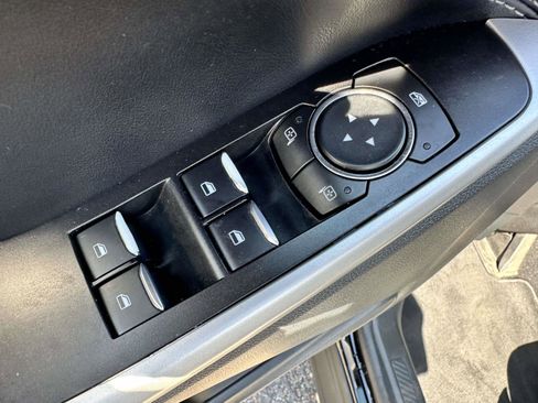 Used 2022 Ford Explorer XLT w/ Equipment Group 202A image 10