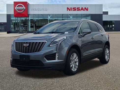 Used 2022 Cadillac XT5 Luxury w/ LPO, Floor Liner Package AWD/4WD image 3