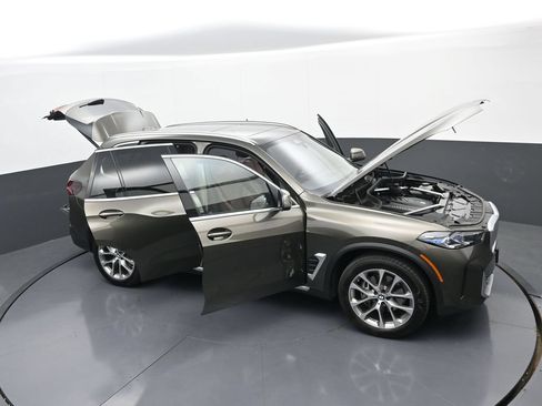 Used 2026 BMW X5 xDrive40i w/ Premium Package AWD/4WD image 37