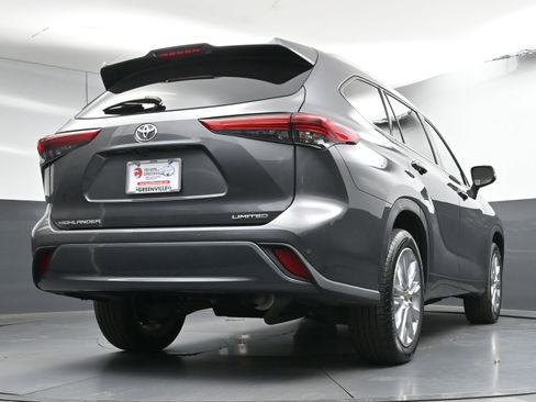 Used 2023 Toyota Highlander L image 28
