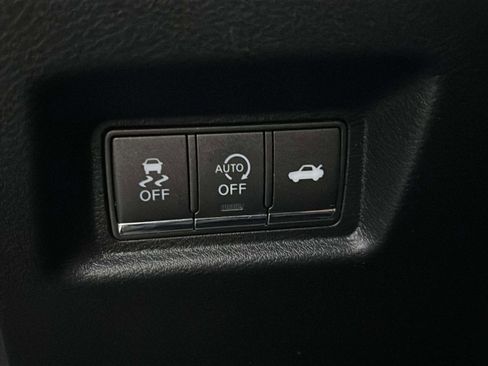 Used 2017 INFINITI Q60 2.0t w/ Moonroof Package image 25