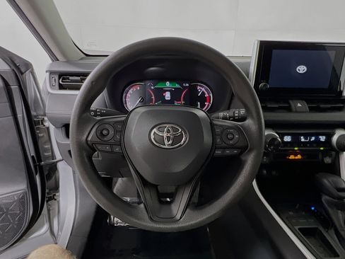 Used 2024 Toyota RAV4 XLE FWD image 18