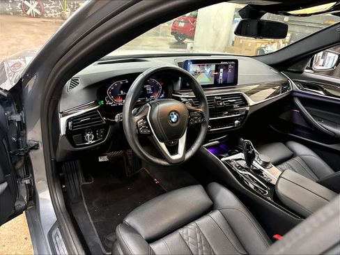 Used 2023 BMW 530i w/ Premium Package RWD image 16
